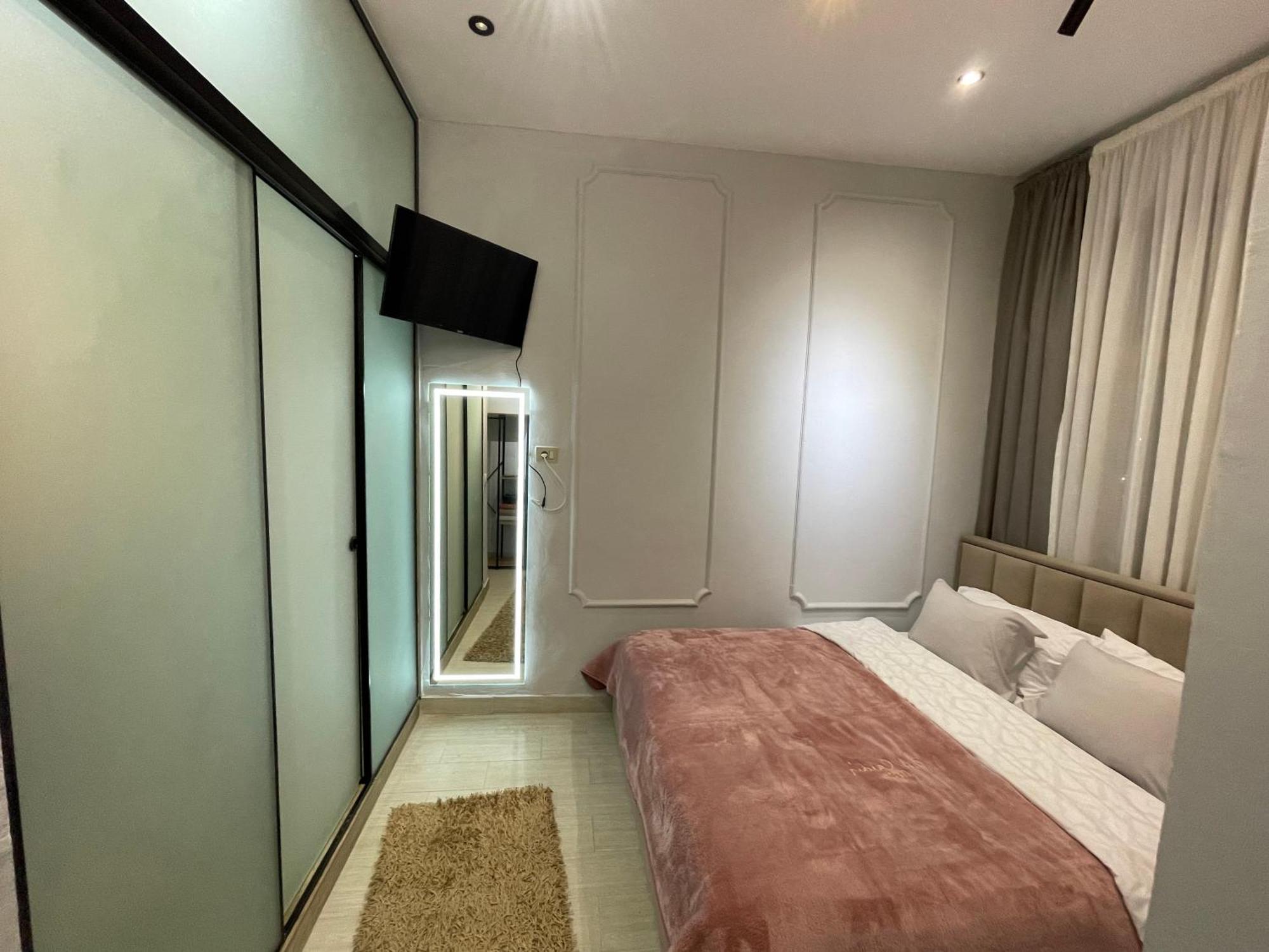 Blloku Tirana Studio Buitenkant foto